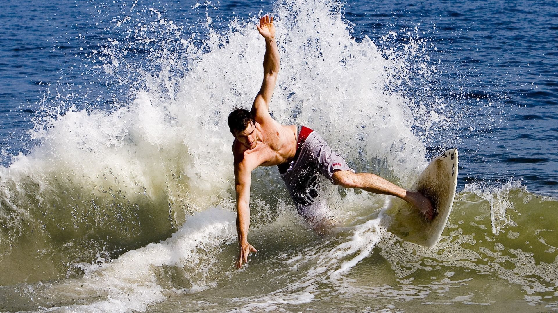 LOL装备改动：如何影响英雄出装与打法，lol咋出装